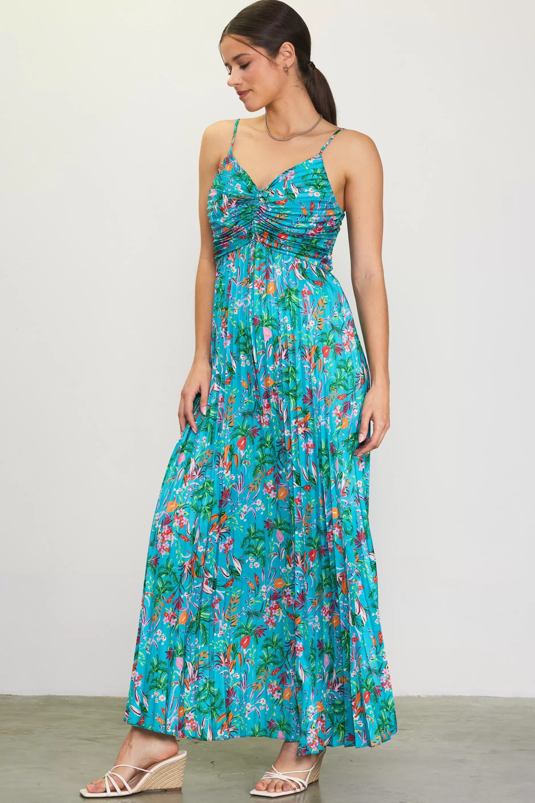 SKIES ARE BLUE Ariel Tropical Print Pleated Maxi Dress