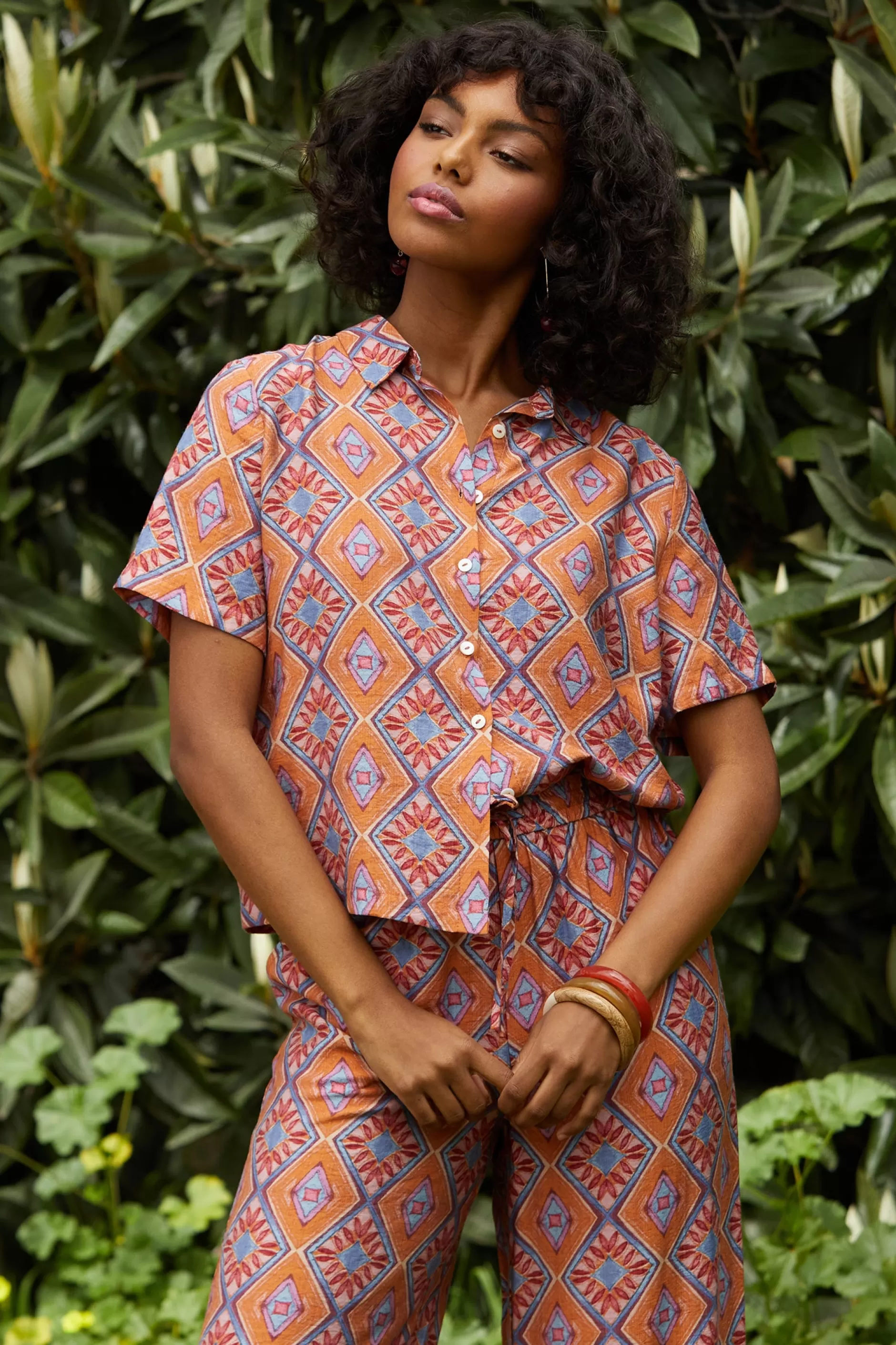 SKIES ARE BLUE Aspen Print Short Sleeve Blouse