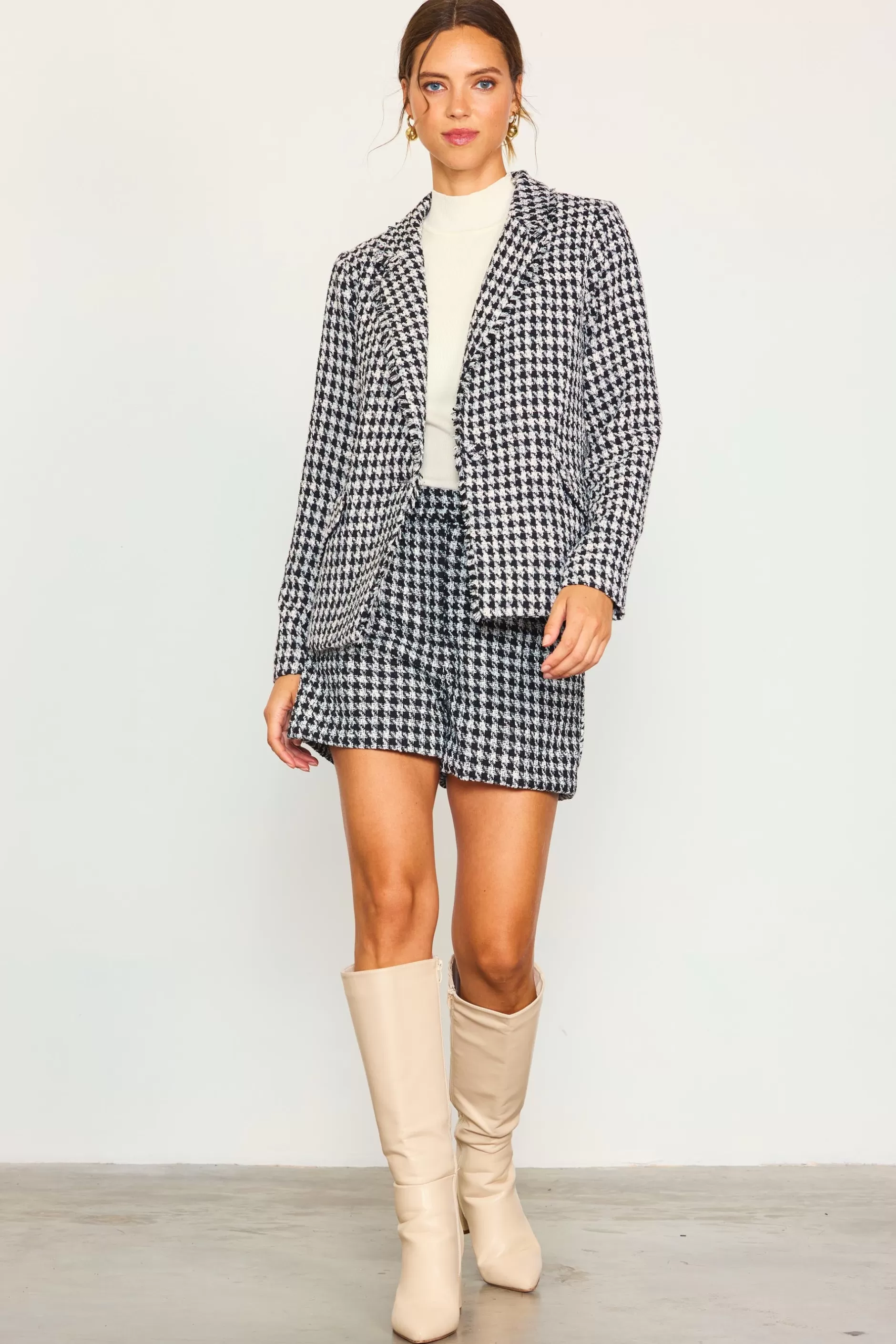 SKIES ARE BLUE Fringed Houndstooth Shorts