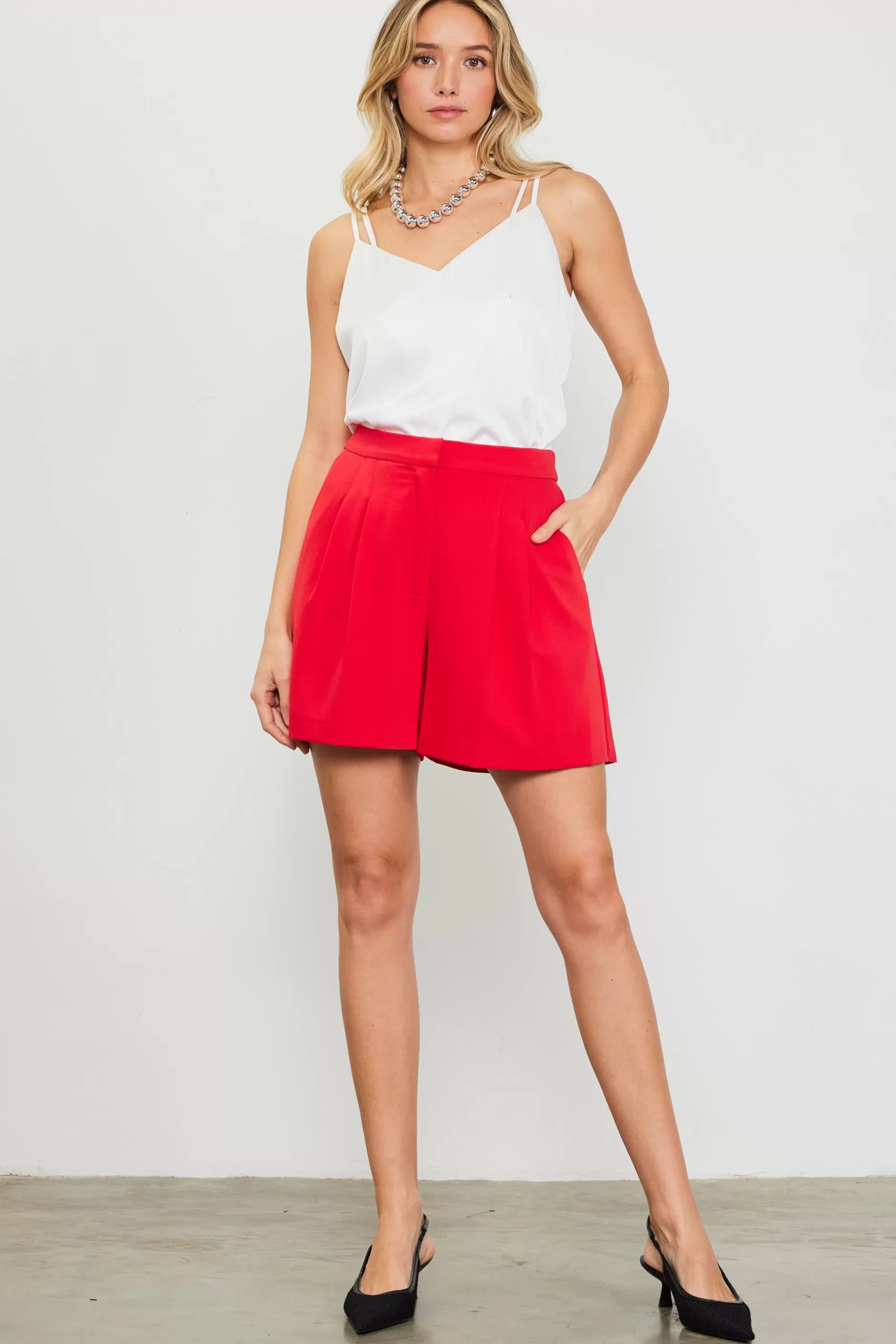 SKIES ARE BLUE High Waisted Pleated Shorts