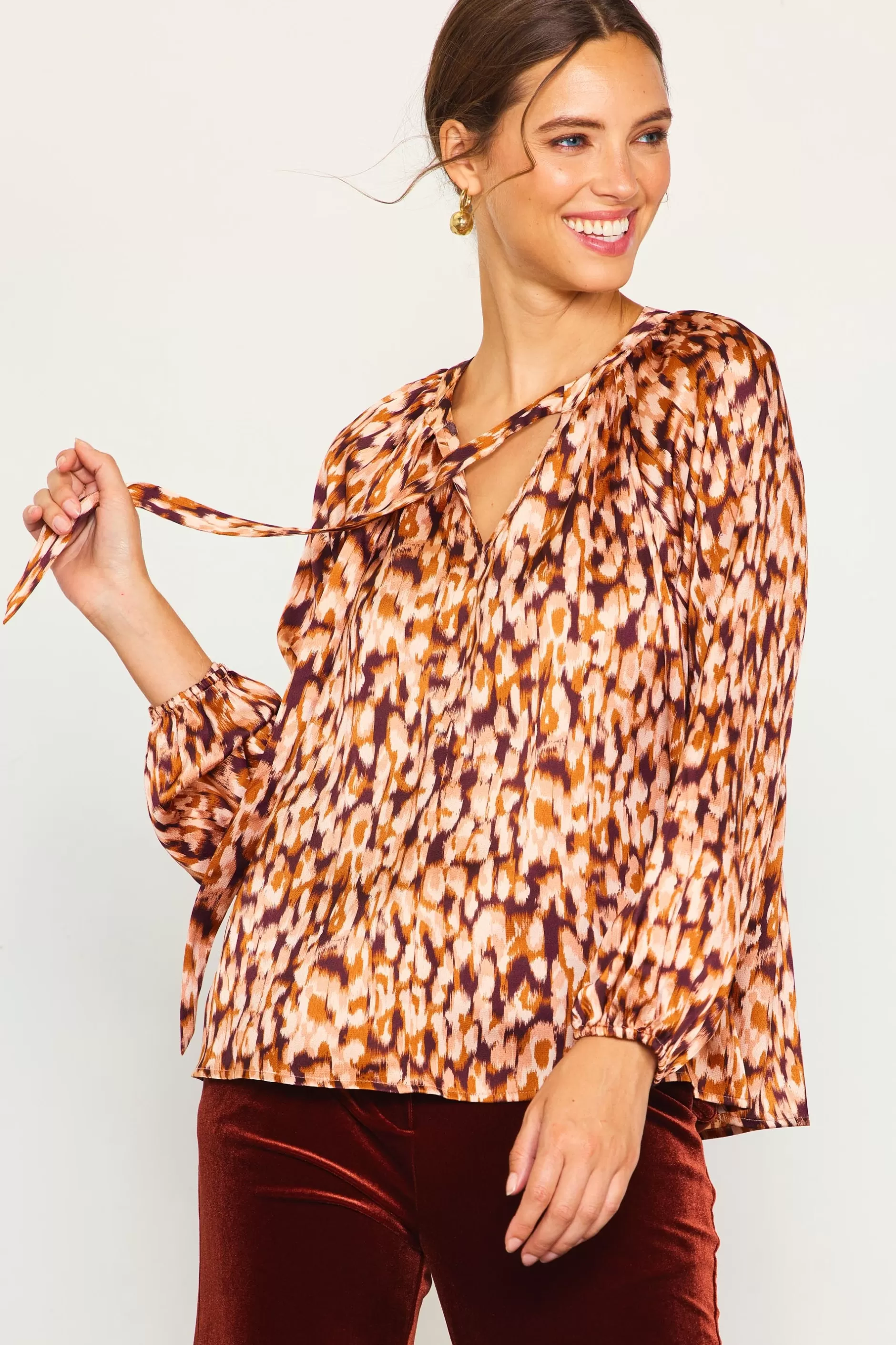 SKIES ARE BLUE Leopard Print Longsleeve Blouse