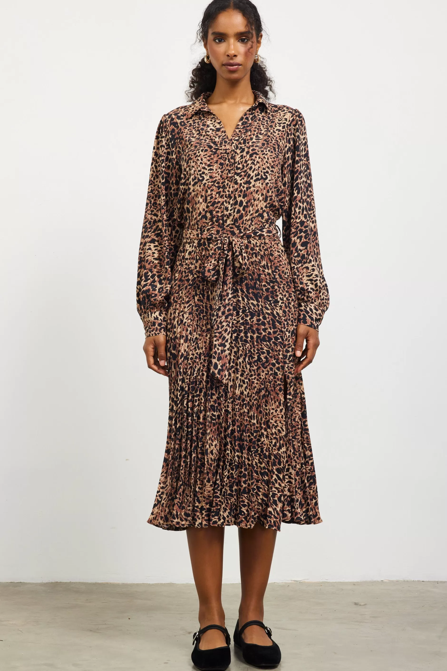 SKIES ARE BLUE Leopard Print Shirt Midi Dress