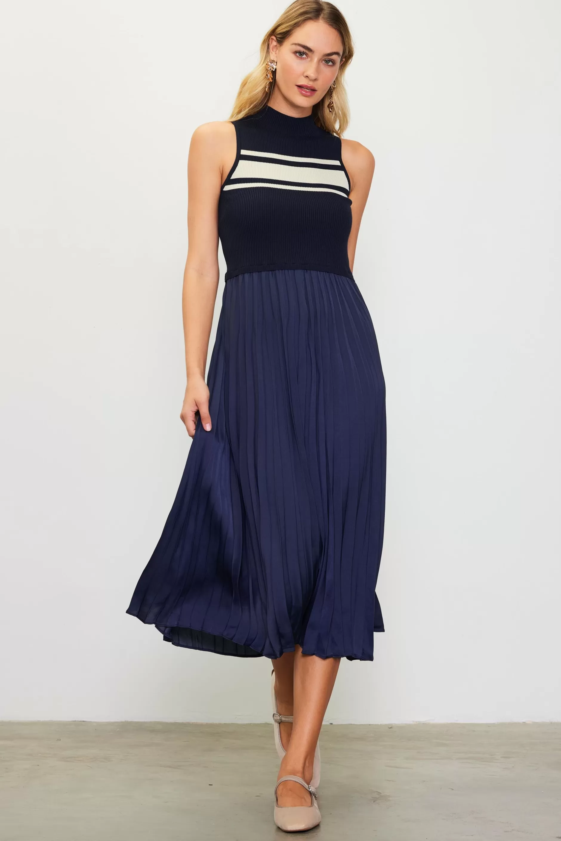 SKIES ARE BLUE Mixed Media Pleated Midi Dress