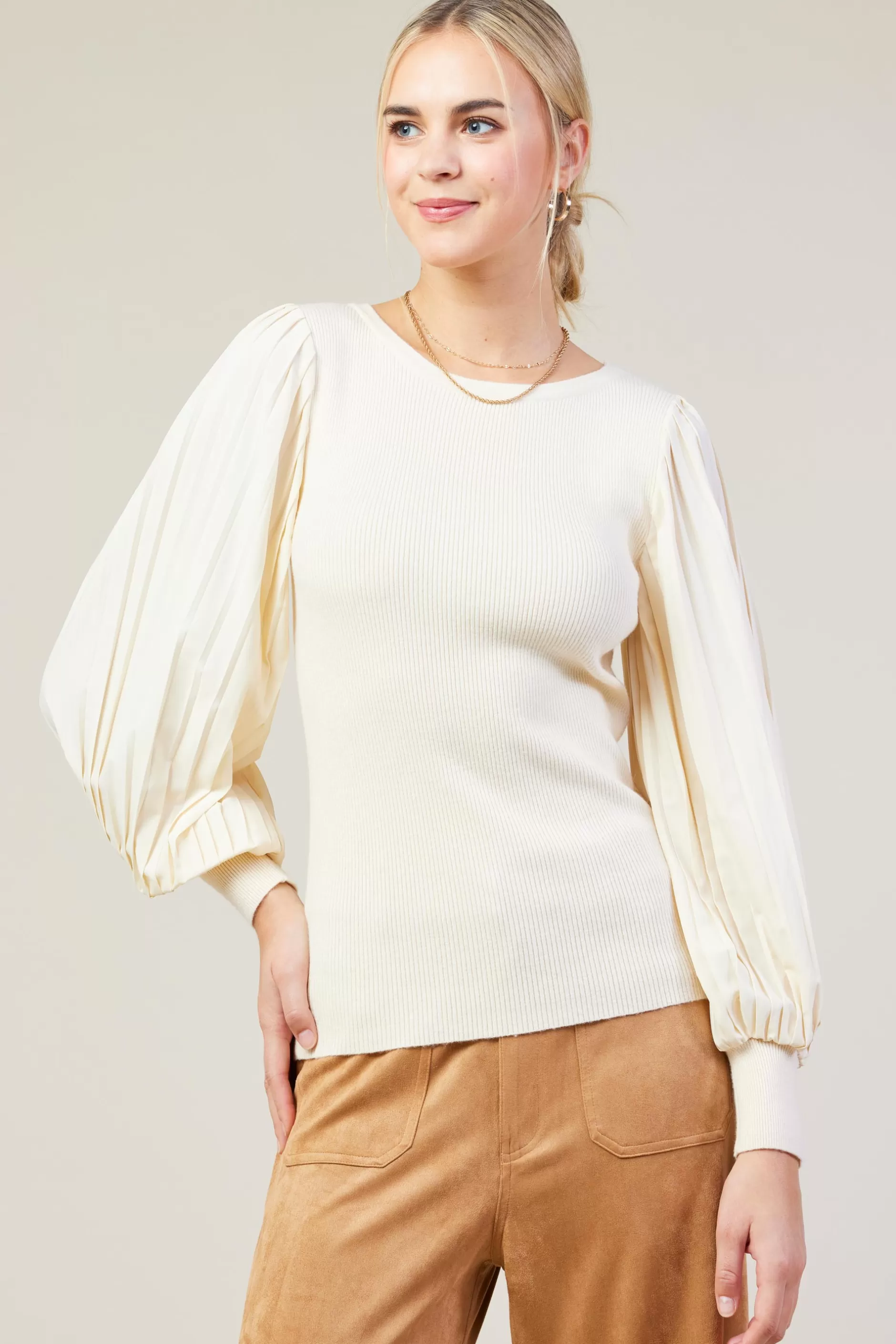 SKIES ARE BLUE Mixed Media Pleated Sleeve Top