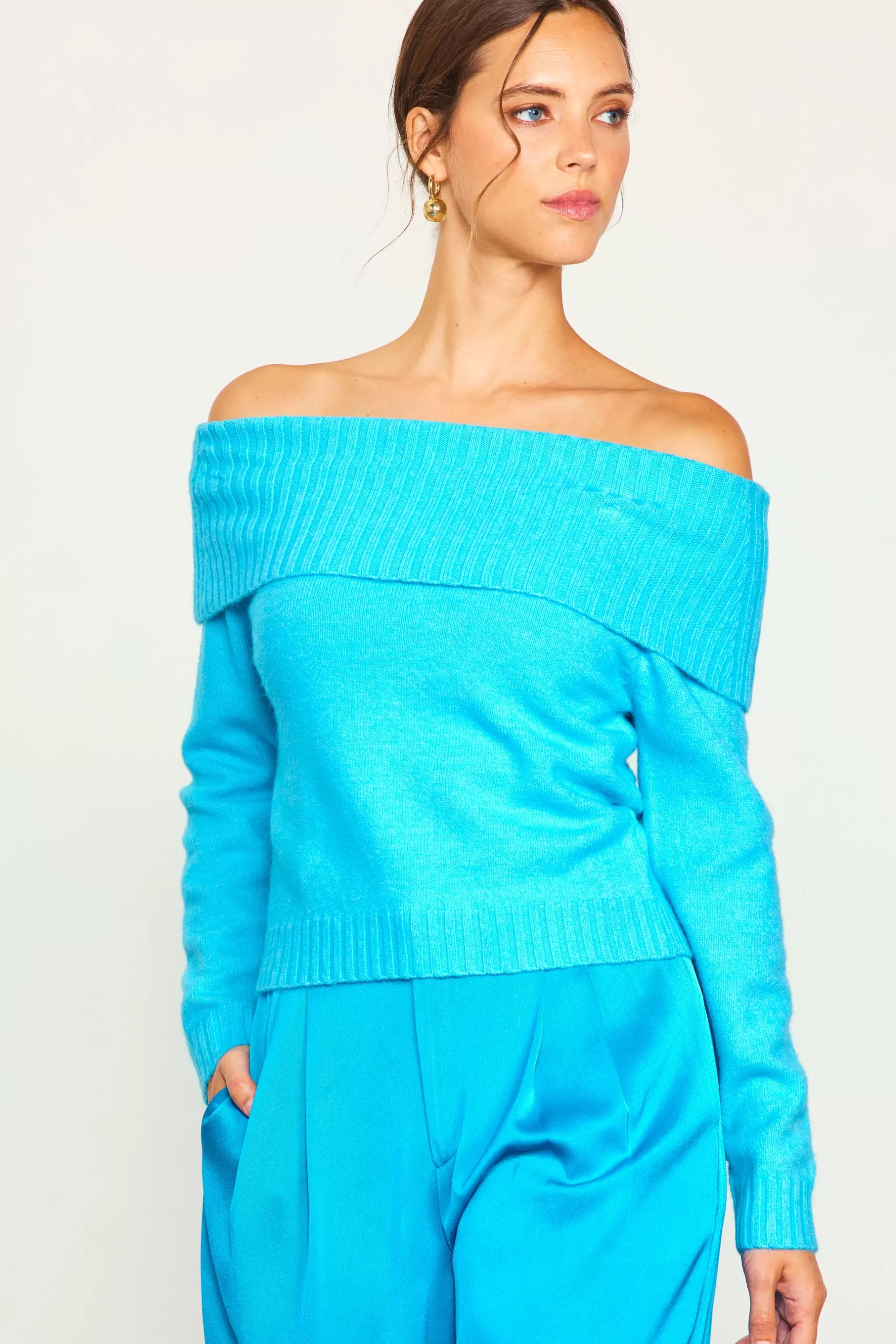 SKIES ARE BLUE Off Shoulder Sweater