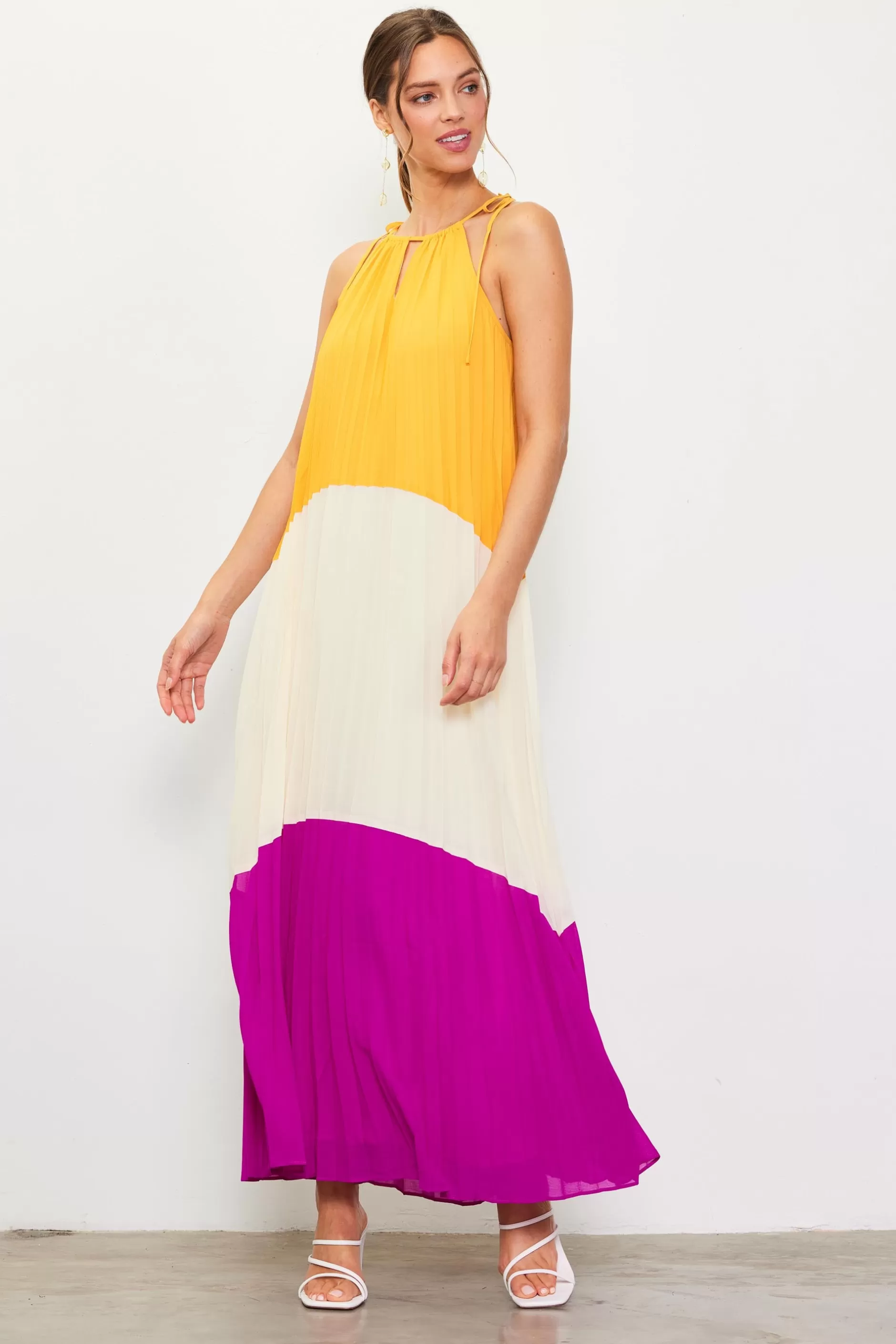 SKIES ARE BLUE Pleated Color Block Maxi Dress