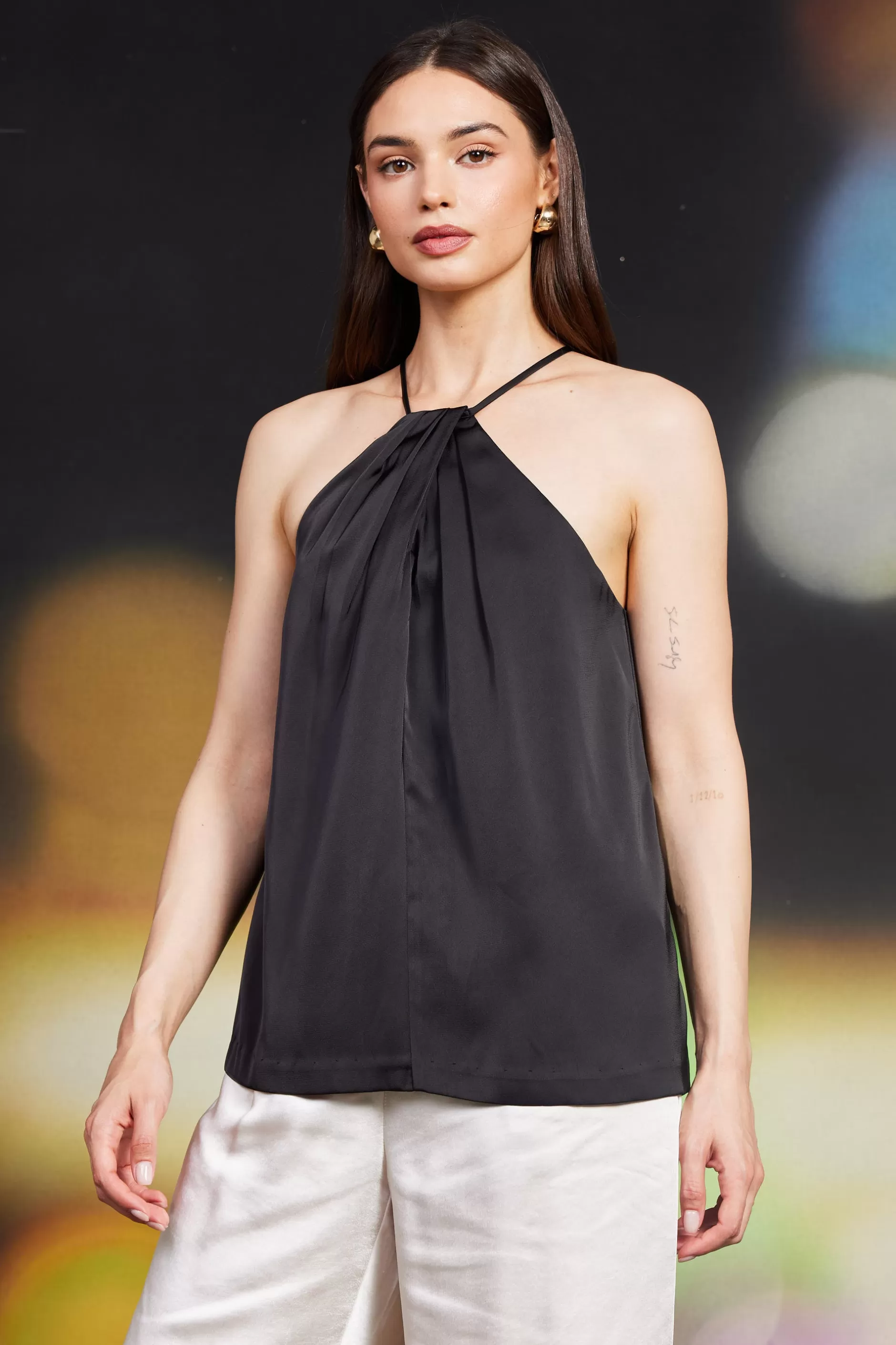 SKIES ARE BLUE Pleated Detailing Halter Top