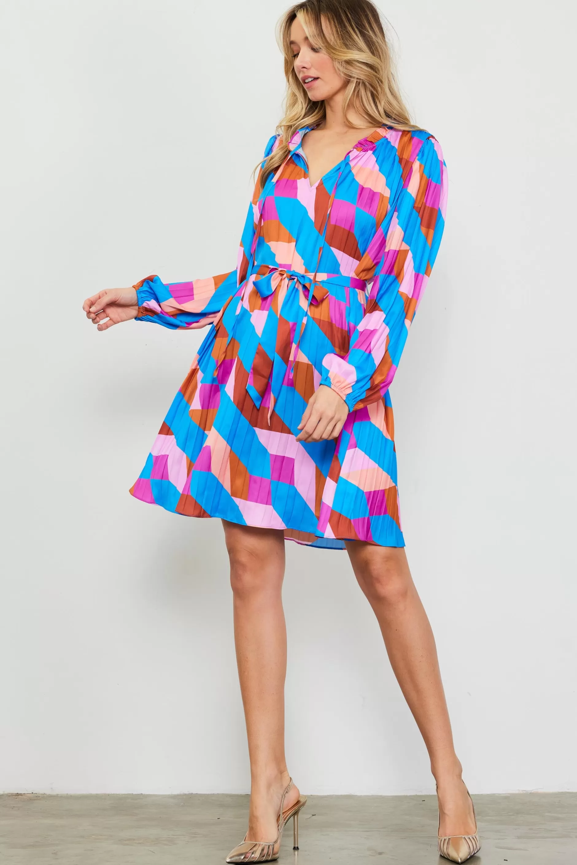 SKIES ARE BLUE Pleated Geometric Print Mini Dress