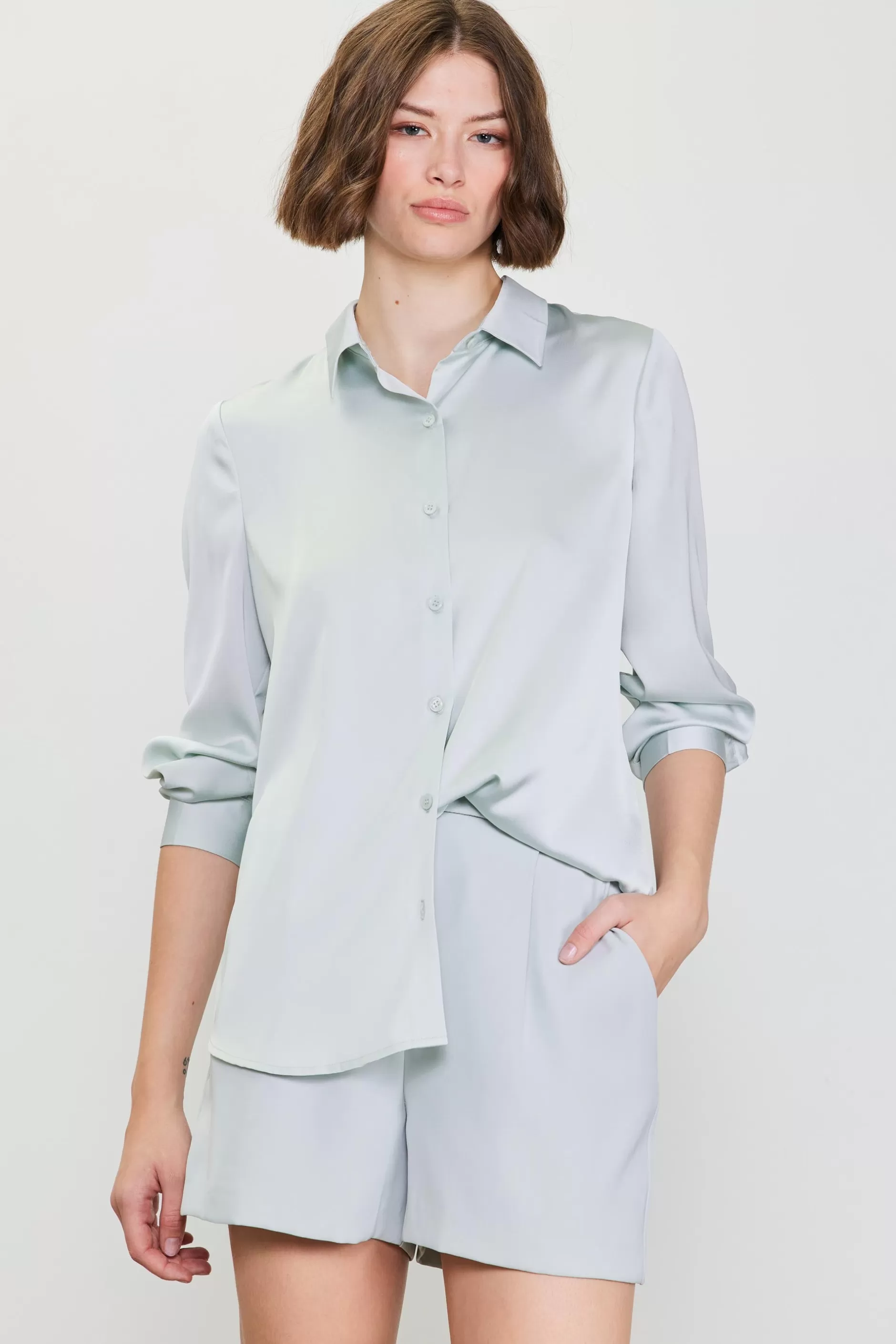 SKIES ARE BLUE Recycled Classic Button Down Top