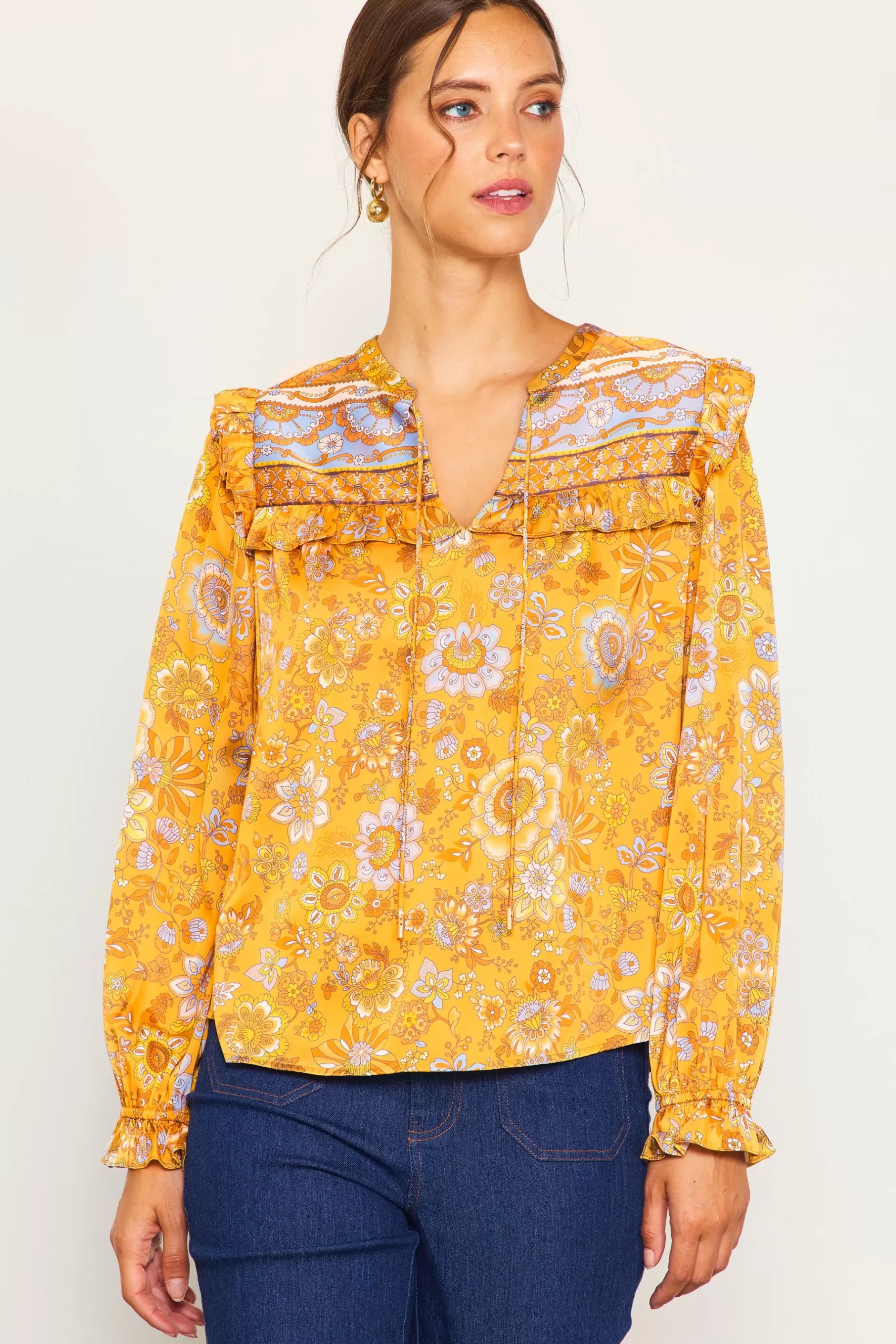 SKIES ARE BLUE Retro Floral Motif Blouse