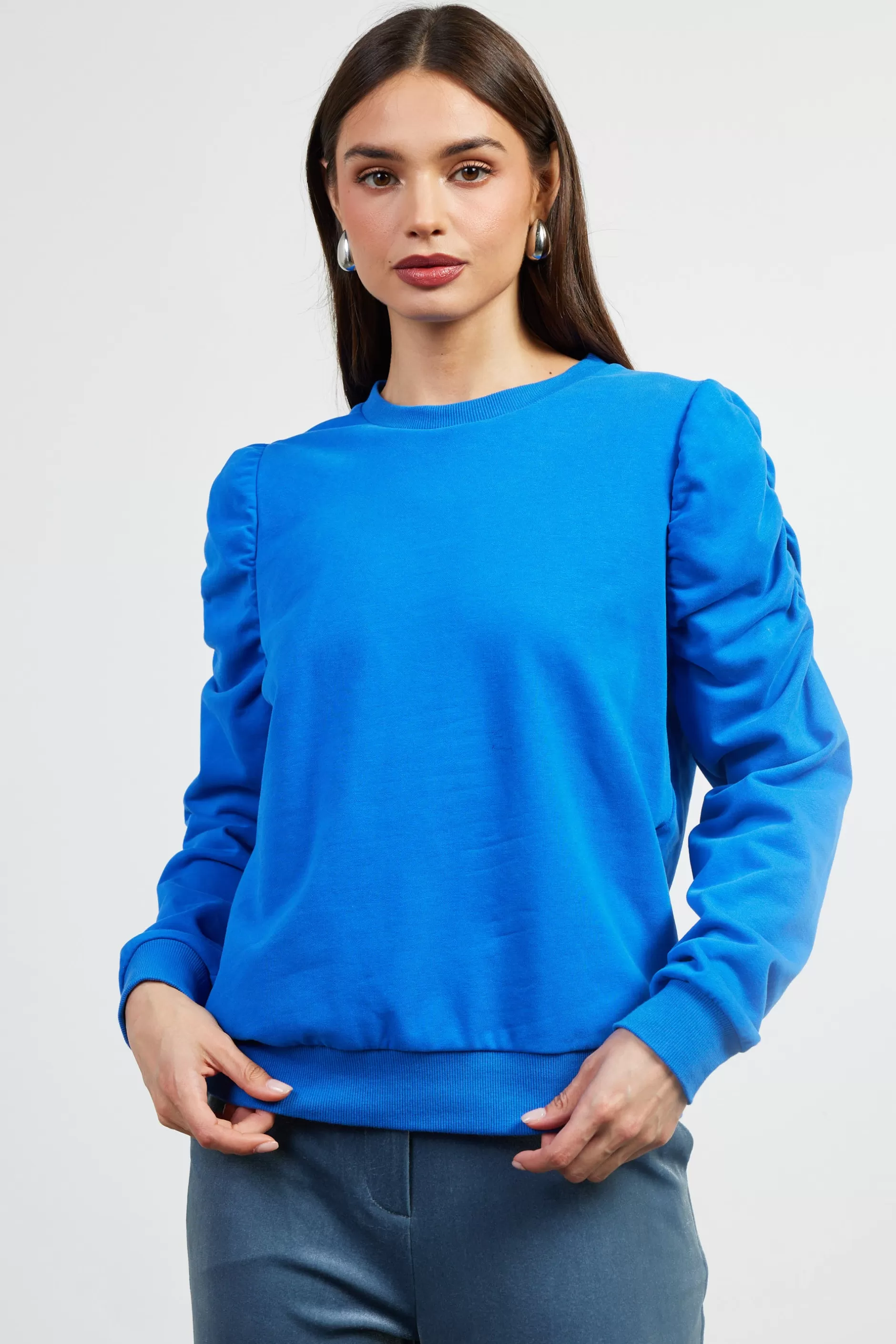 SKIES ARE BLUE Ruched Sleeves Crewneck Sweatshirt