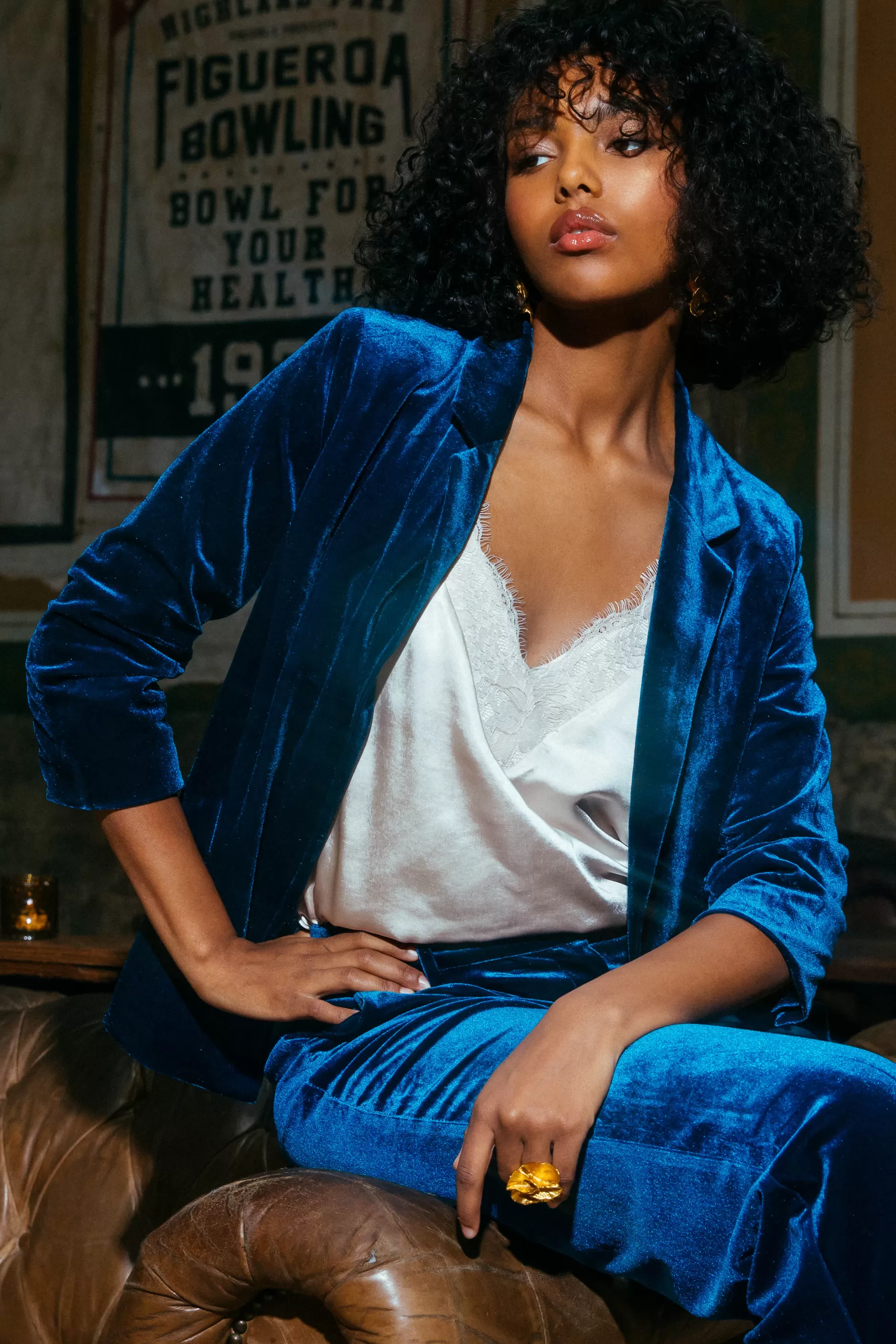 SKIES ARE BLUE Ruched Velvet Blazer