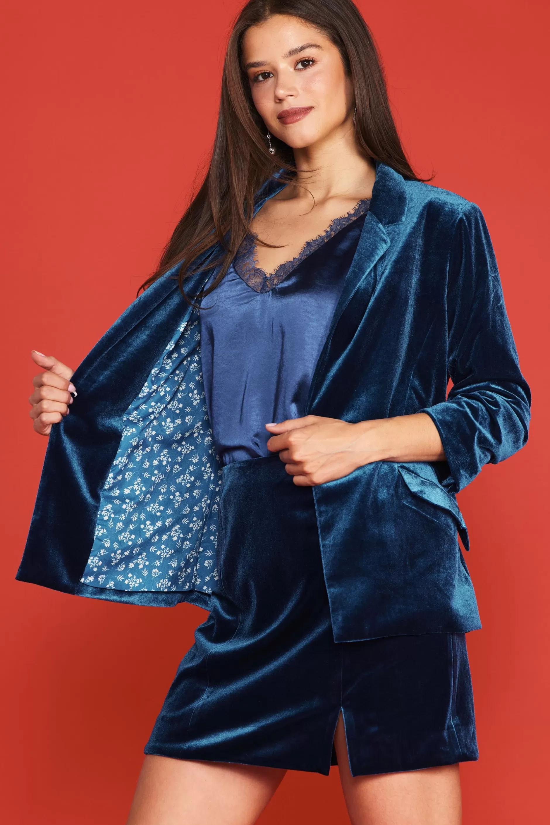 SKIES ARE BLUE Ruched Velvet Blazer