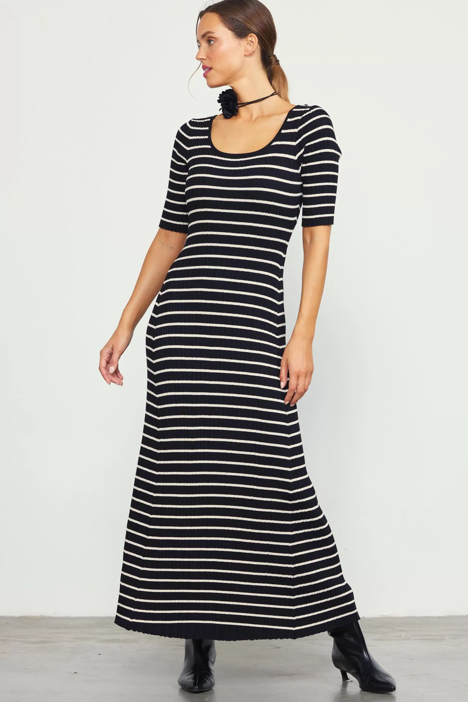 SKIES ARE BLUE Short Sleeve Striped Knit Maxi Dress