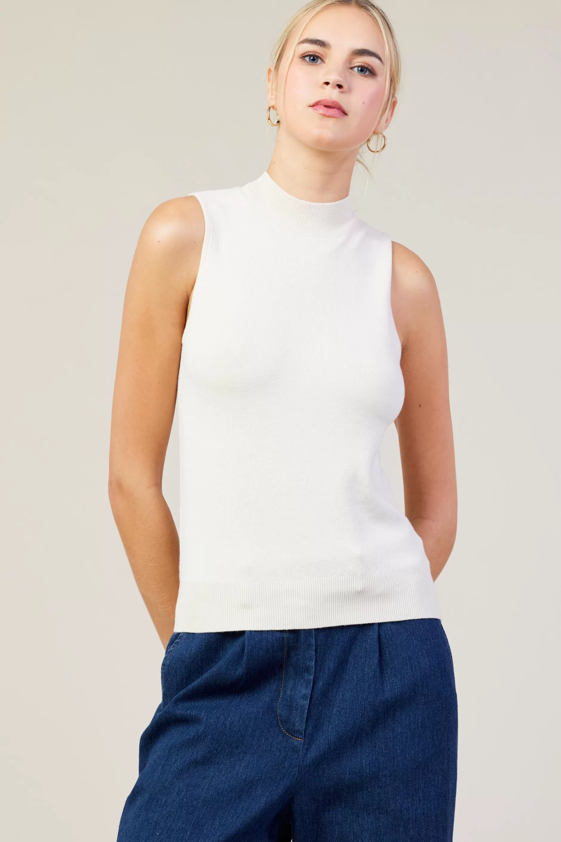 SKIES ARE BLUE Sleeveless Mock Neck Knit Top