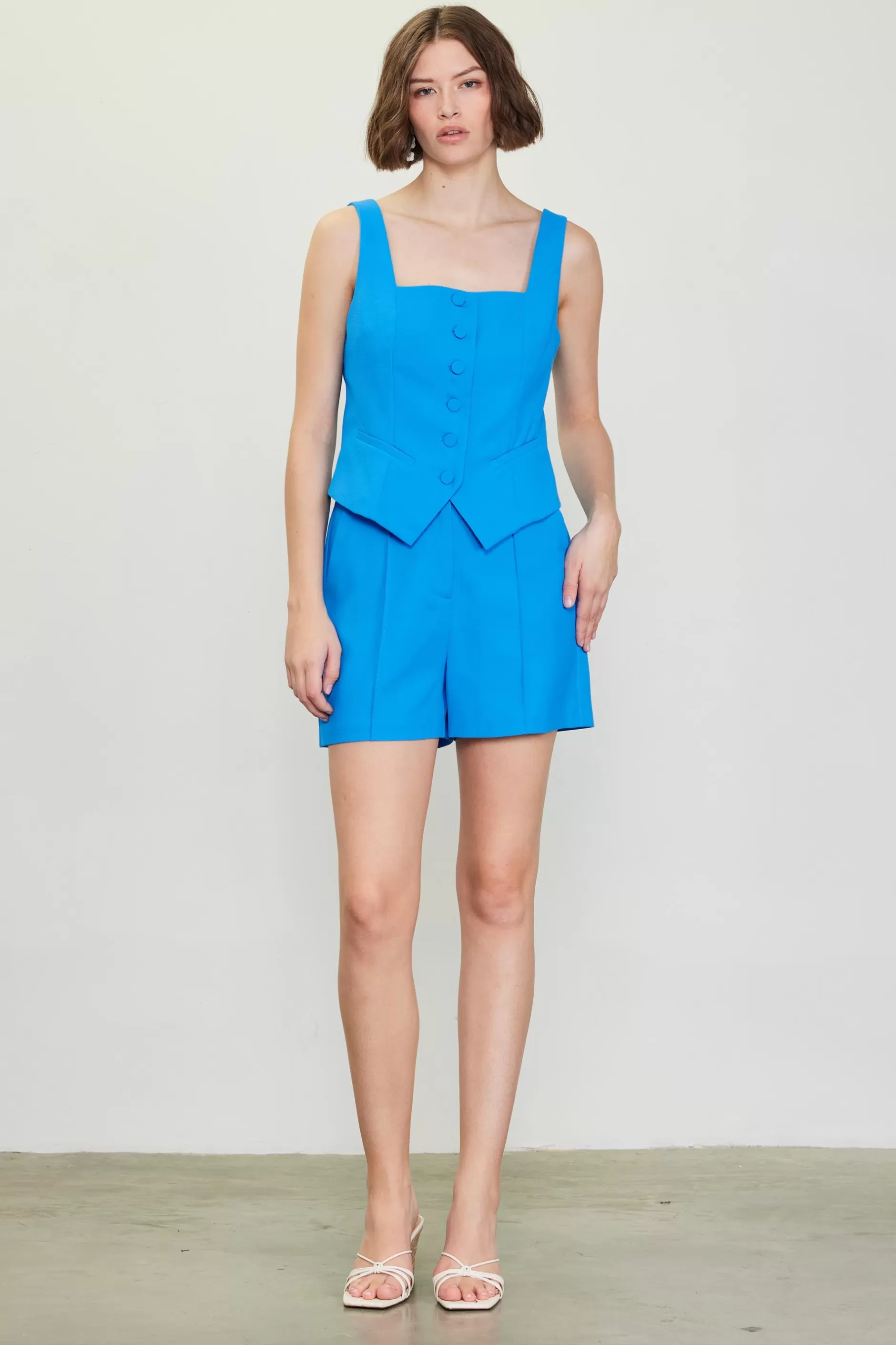 SKIES ARE BLUE Square Neck Button Vest