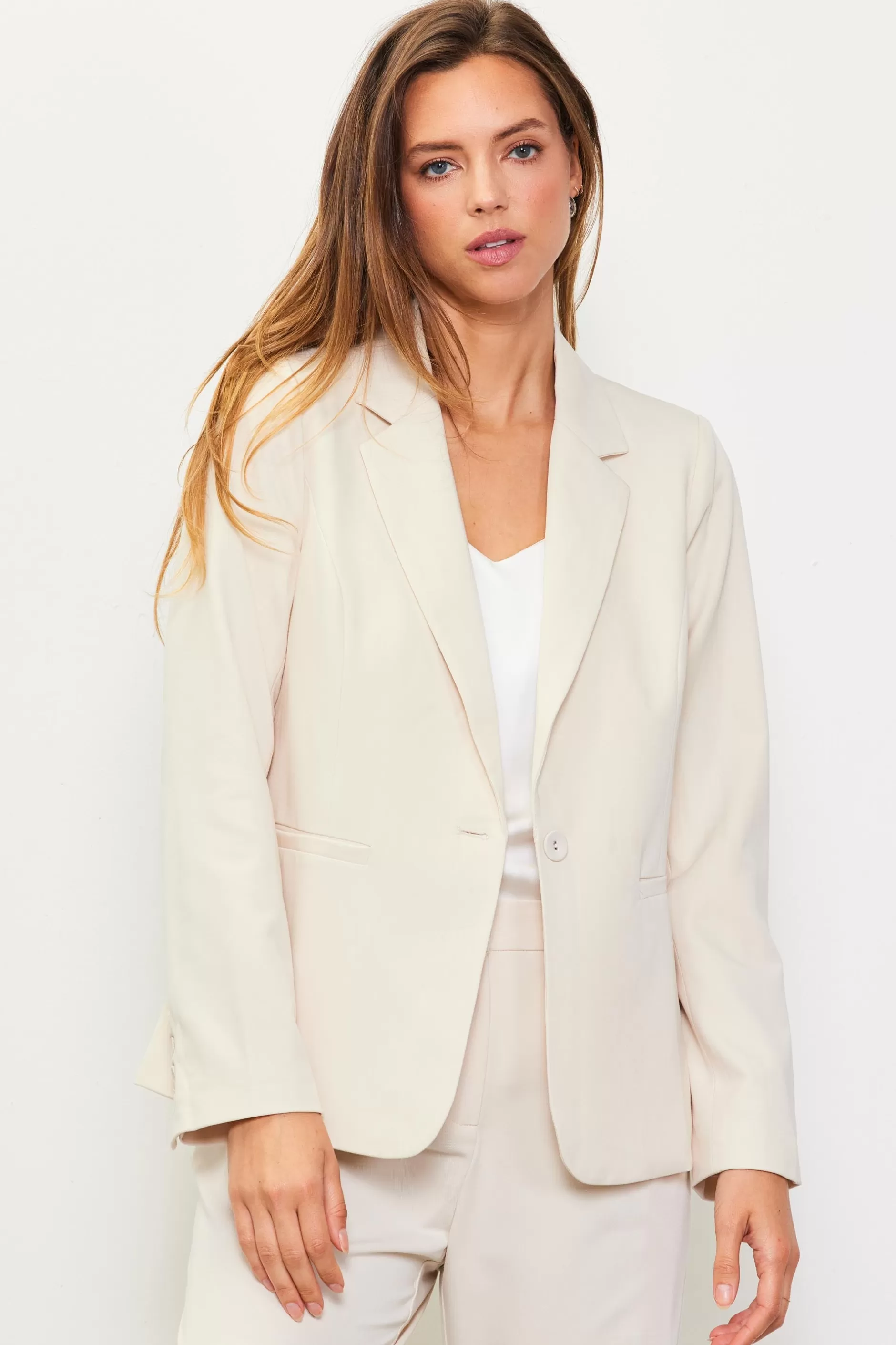 SKIES ARE BLUE Tailored Single Button Blazer